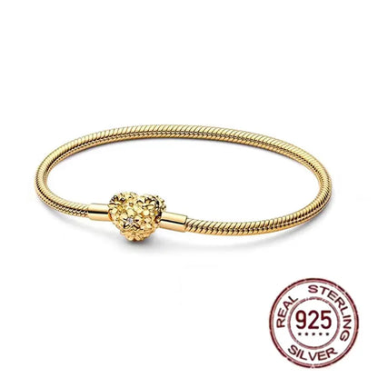 The new hot item, Disney Charm Bead Pendant, is compatible with the original DIY 925 sterling silver bracelet, making it an idea