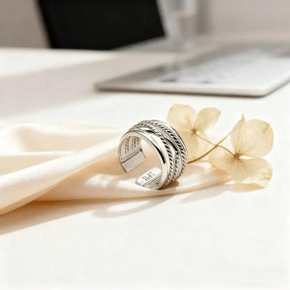 Anti allergic delicate silver tone ring, suitable for stacking in autumn and winter, as a daily gift for girlfriends.