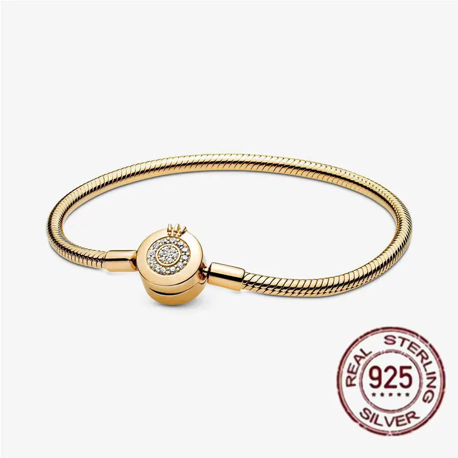 The new hot item, Disney Charm Bead Pendant, is compatible with the original DIY 925 sterling silver bracelet, making it an idea