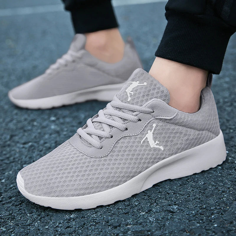 Men's casual sports shoes cushioning breathable lightweight mesh running shoes fashion comfortable soft-soled walking shoes