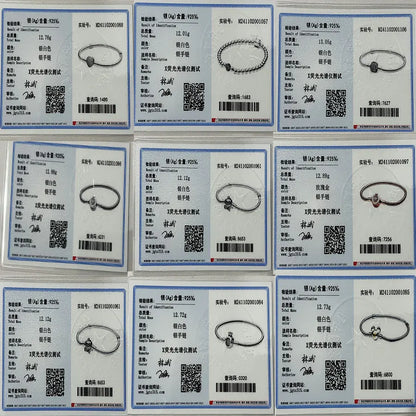 The new hot item, Disney Charm Bead Pendant, is compatible with the original DIY 925 sterling silver bracelet, making it an idea