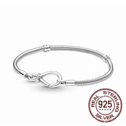 The new hot item, Disney Charm Bead Pendant, is compatible with the original DIY 925 sterling silver bracelet, making it an idea