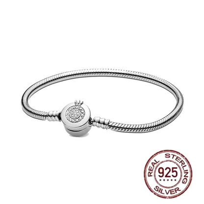 The new hot item, Disney Charm Bead Pendant, is compatible with the original DIY 925 sterling silver bracelet, making it an idea