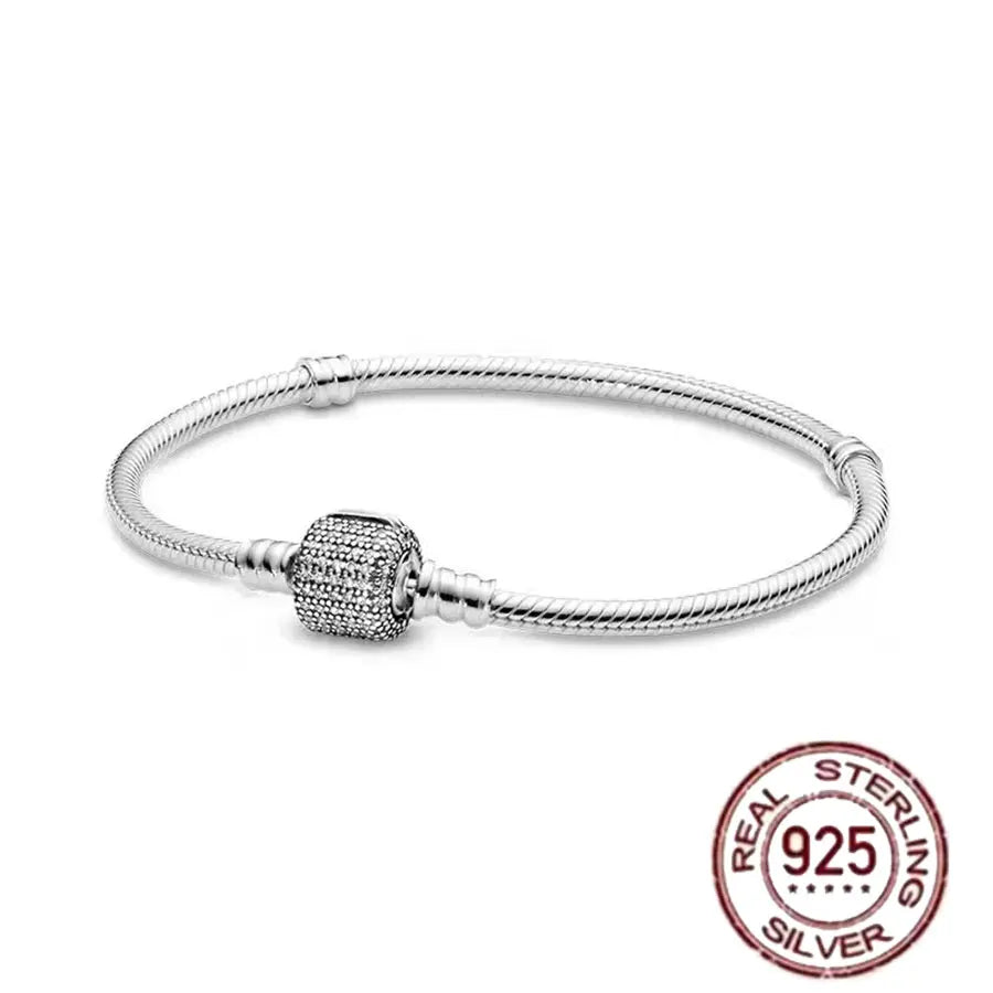 The new hot item, Disney Charm Bead Pendant, is compatible with the original DIY 925 sterling silver bracelet, making it an idea