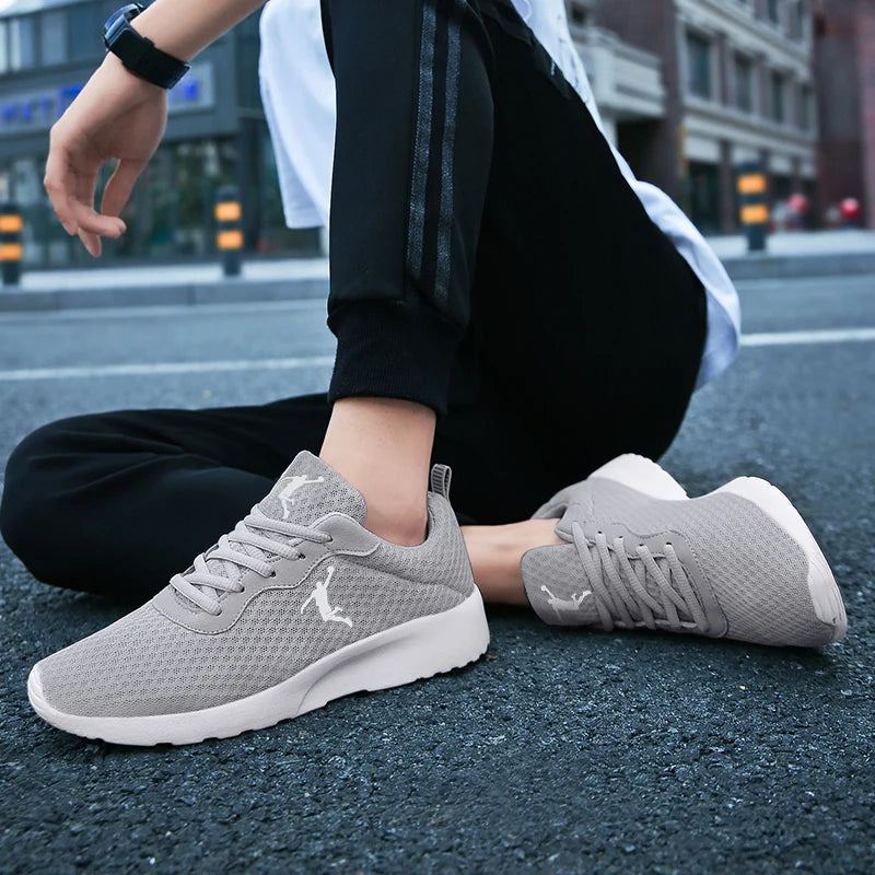Men's casual sports shoes cushioning breathable lightweight mesh running shoes fashion comfortable soft-soled walking shoes