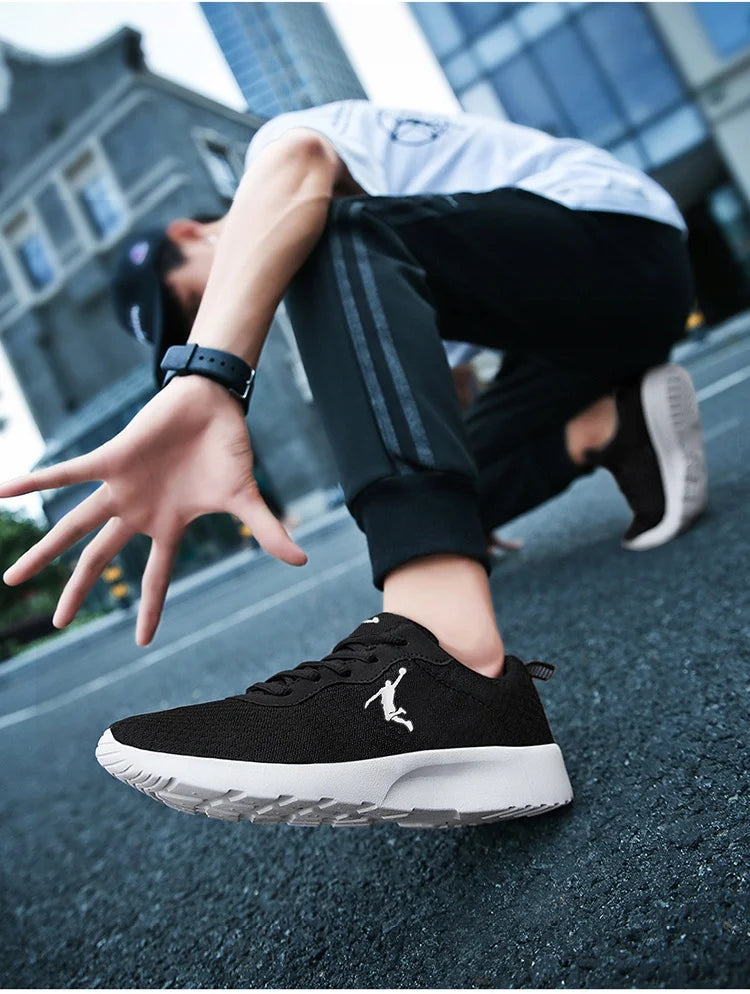 Men's casual sports shoes cushioning breathable lightweight mesh running shoes fashion comfortable soft-soled walking shoes