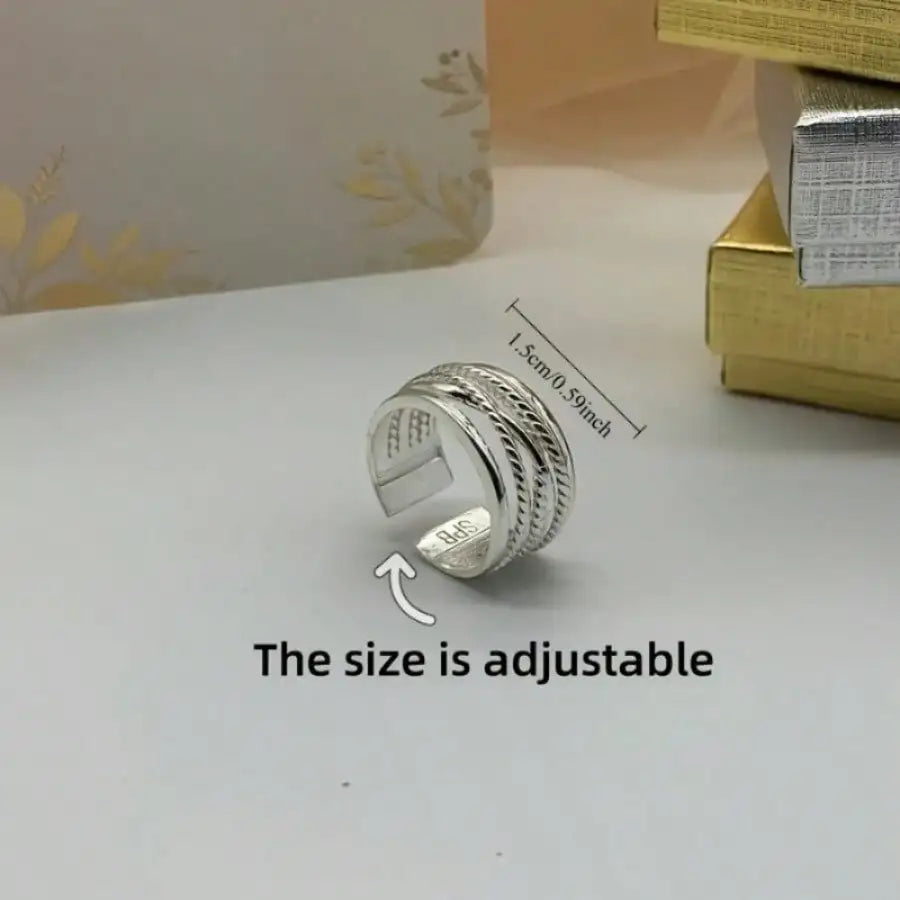 Anti allergic delicate silver tone ring, suitable for stacking in autumn and winter, as a daily gift for girlfriends.