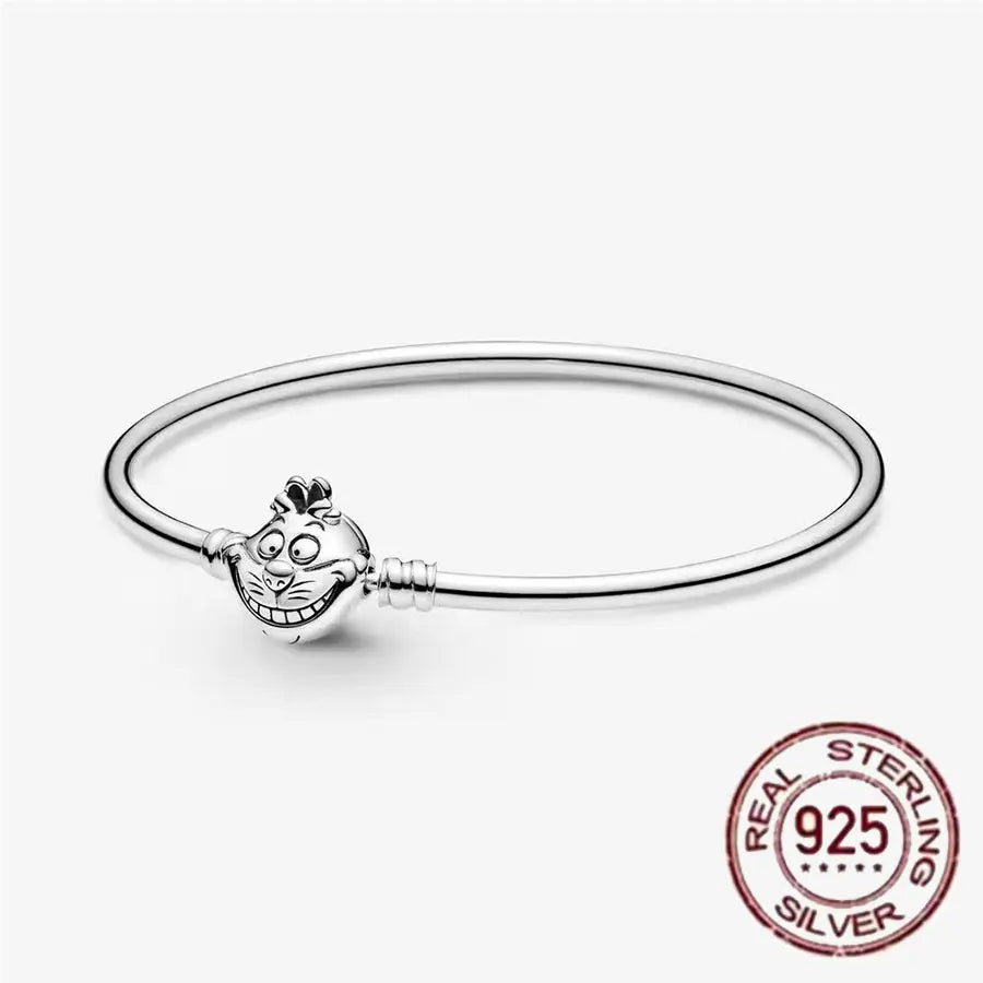 The new hot item, Disney Charm Bead Pendant, is compatible with the original DIY 925 sterling silver bracelet, making it an idea