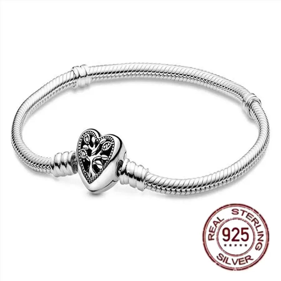 The new hot item, Disney Charm Bead Pendant, is compatible with the original DIY 925 sterling silver bracelet, making it an idea
