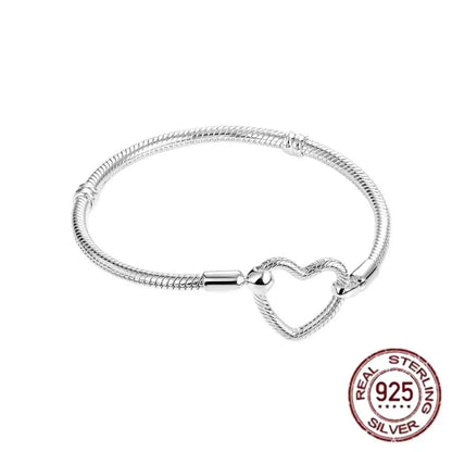 The new hot item, Disney Charm Bead Pendant, is compatible with the original DIY 925 sterling silver bracelet, making it an idea